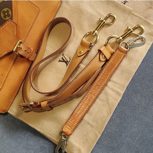 Authentic Louis Vuitton Rare Vintage Monogram Sac Biface flap sling bag - Picture 15 of 15